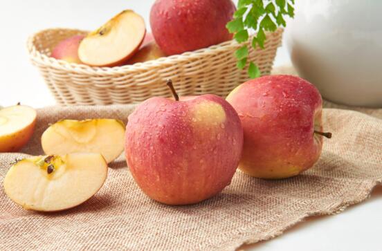 夏天吃什么水果减肥最快，吃这10种水果让你瘦成一道闪电