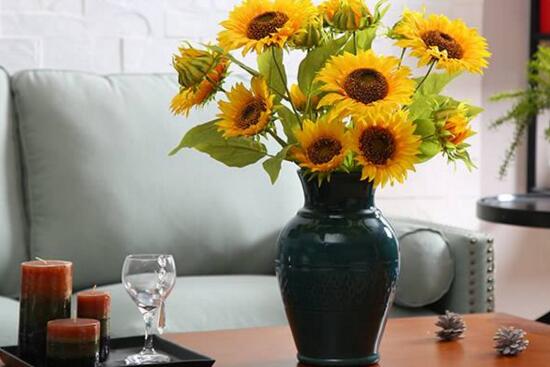 插花时花瓶和花的高度比例，遵循三个比例插出美丽花卉