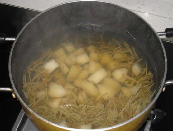 新鲜的金银花怎么吃，十种最好的金银花泡水煲汤方法