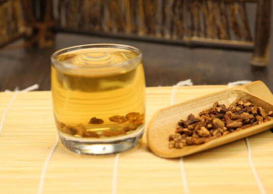蒲公英茶的功效与禁忌，清热解毒利尿利胆但要慎喝
