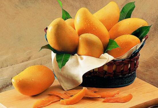 吃芒果有什么好处和坏处，美容养颜润肠通便但要慎吃