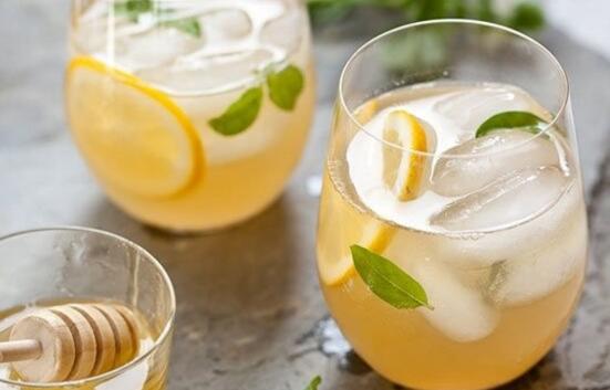 柠檬水可以每天喝吗，柠檬水一天喝多少合适(500毫升)