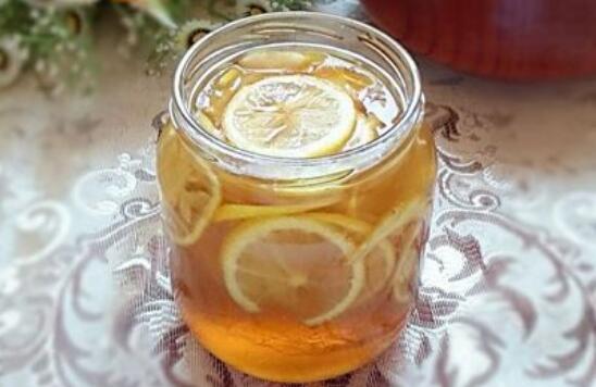 蜂蜜柠檬腌制1年能喝吗，不能喝(冷藏保质期最多1个月)