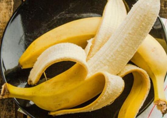 吃香蕉有什么好处，八大好处营养多多(饭前吃可减肥)
