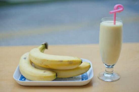 香蕉牛奶可以一起吃吗，可以一起吃缓解便秘