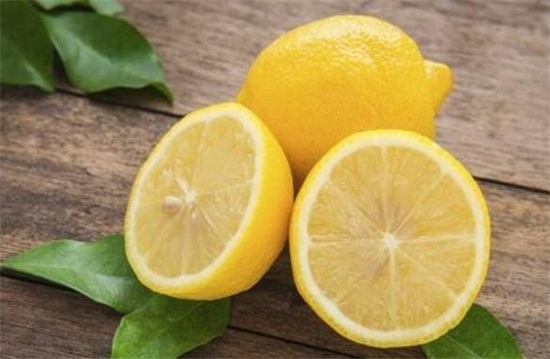 柠檬减肥法一周瘦20斤不科学，健康减肥一周最多可瘦1～2斤