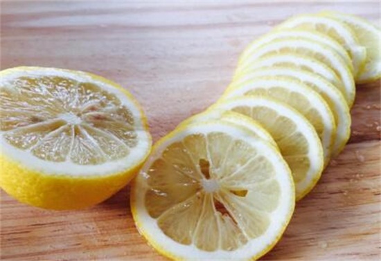 柠檬减肥法一周瘦20斤不科学，健康减肥一周最多可瘦1～2斤