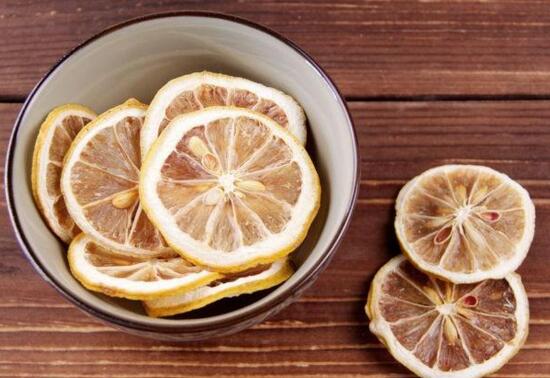 干柠檬片的功效与禁忌，可美容养颜但不宜过量