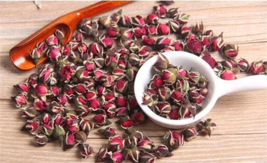 玫瑰花茶的功效与作用，可美容养颜促进代谢还能去除口臭
