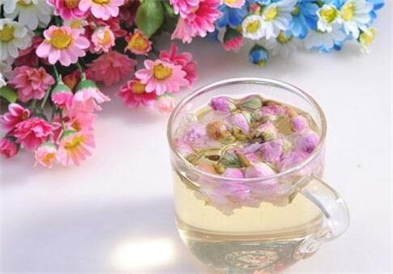 玫瑰花茶的功效与作用，可美容养颜促进代谢还能去除口臭