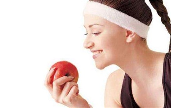 苹果的功效与作用，可排毒通便缓解贫血还能减肥瘦身
