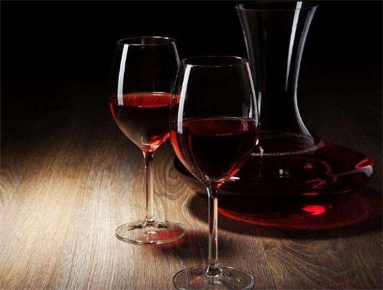 红酒和葡萄酒的区别，4种方法辨别红酒和葡萄酒