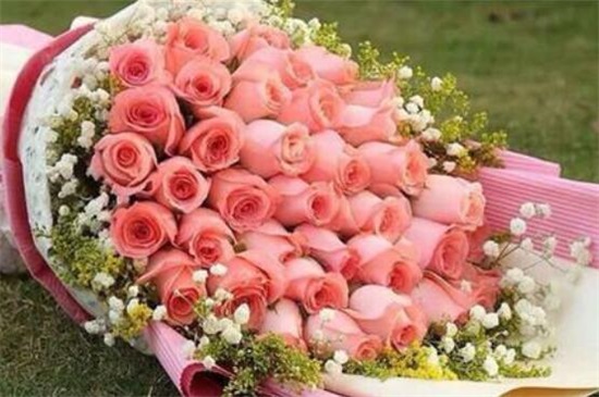 33朵玫瑰代表什么，爱你三生三世/生生世世的爱情