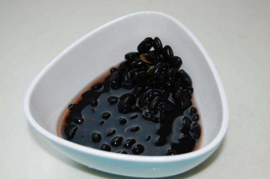 黑豆怎么吃好吃有营养，黑豆的四种吃法与食用禁忌