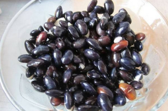 黑豆怎么吃好吃有营养，黑豆的四种吃法与食用禁忌