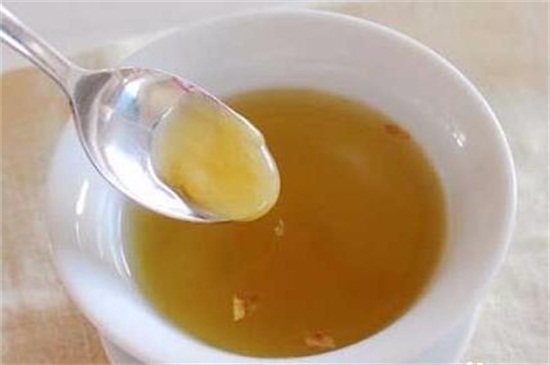 生姜蜂蜜水的正确喝法，蜂蜜和生姜泡水喝有什么效果