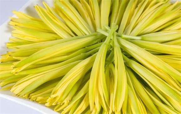 黄花菜有毒吗，有毒但煮熟后可以吃