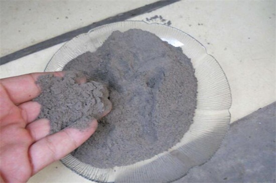 草木灰的作用，增强土壤的碱性矿质元素