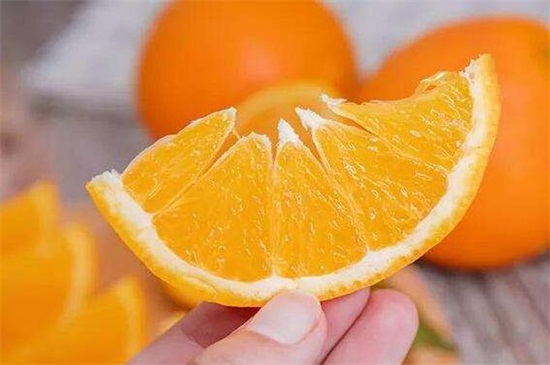 每天吃一个橙子坚持1年，可预防胆固醇