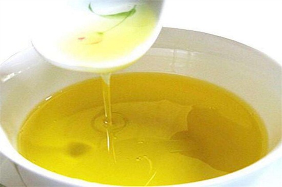 吃茶油对胃的10大好处，修复粘膜还能缓解便秘