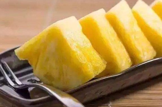 菠萝去皮最简单的方法，4种方法快速去皮