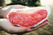 红柚子的功效与禁忌，可美容养颜但不宜大量食用
