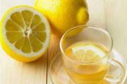 白天喝柠檬水会变黑吗，并不会(可美白养颜但不宜过量)