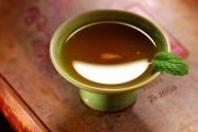 茶叶水发酵可以浇花吗，可以/可以增加酸性土壤的肥沃度