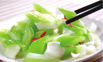 芹菜的营养价值：常吃芹菜有利于平肝降压
