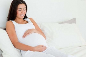 孕妇能吃山楂吗：不能，山楂会刺激子宫收缩从而引起流产