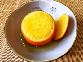 盐蒸橙子可以治咳嗽吗：盐蒸过的橙子对肺热引起的咳嗽有一定的效果