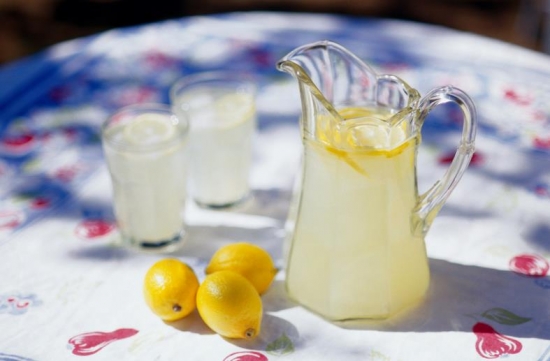 柠檬水的功效与作用：美容美颜、杀菌以及去腥等功效