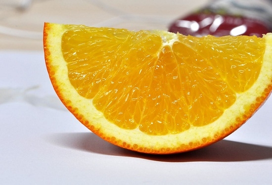 橙子是酸性还是碱性：橙子是柑橘类水果，属强碱性水果