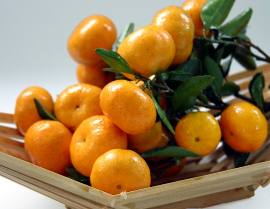柑桔类水果有哪些：柑桔水果为芸香科植物有理气健胃功效