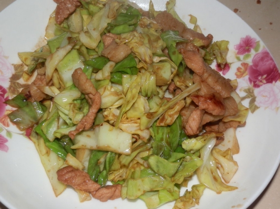 猪肉炒卷心菜