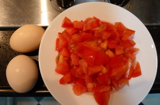 鸡蛋柿子汤的做法