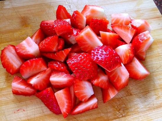 草莓切小块