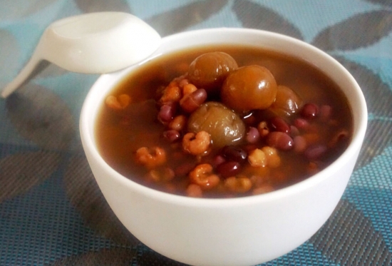 红豆薏米桂圆粥