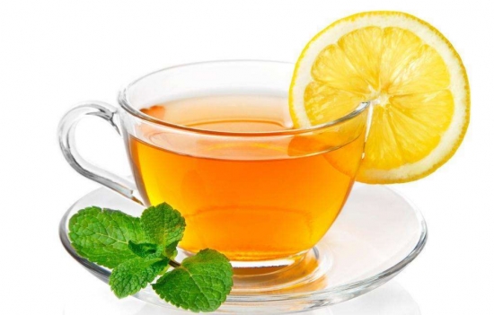 柠檬和绿茶可以一起冲泡吗：可以；柠檬性温，可以缓解绿茶的寒凉