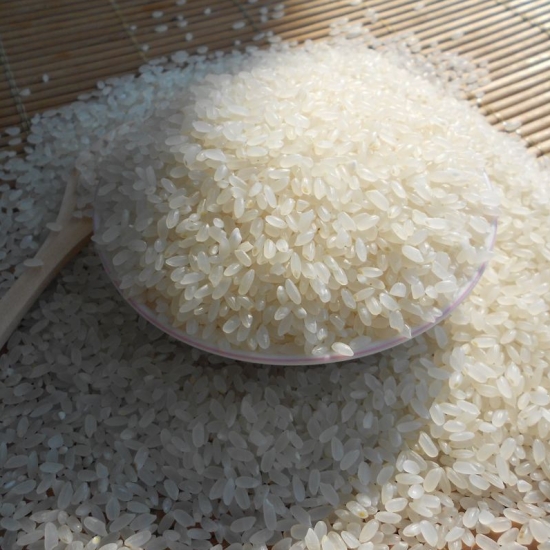 粳米和大米的区别：大米分籼米、粳米和糯米；粳米是大米的一种