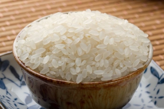 粳米和大米的区别：大米分籼米、粳米和糯米；粳米是大米的一种